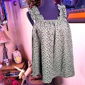 Party Garden medium halter top flowy lightweight top